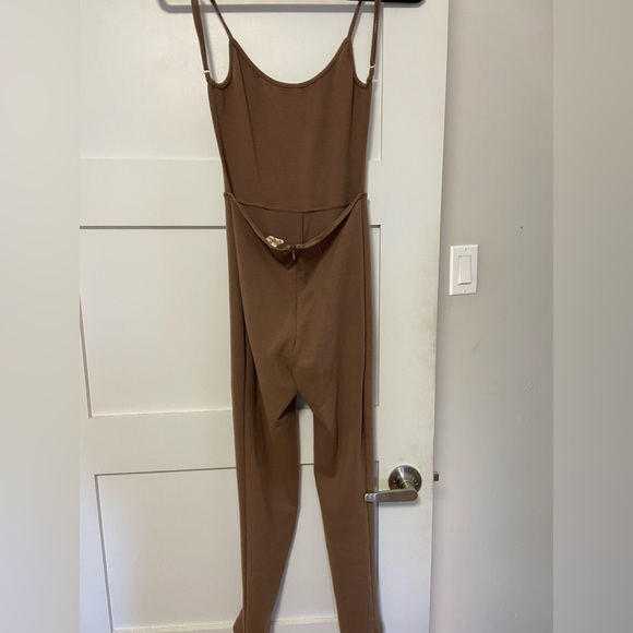 Aritzia jumpsuit worn once - Picture 2 of 2
